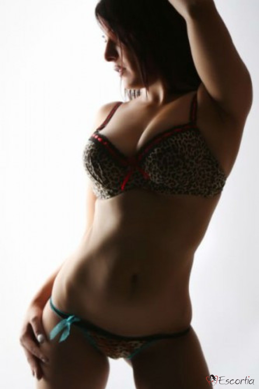 Jada – Ebony Callgirl